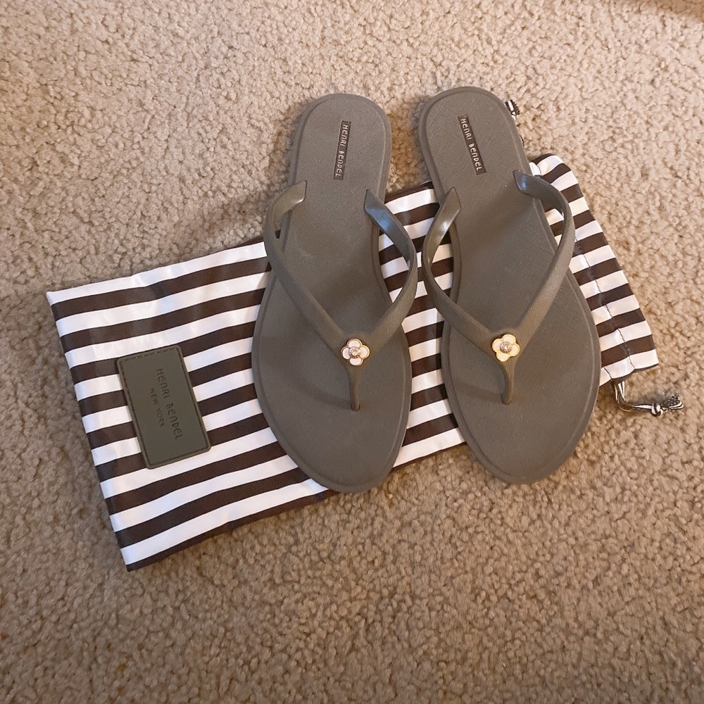 Henri Bendel Sandals size 6